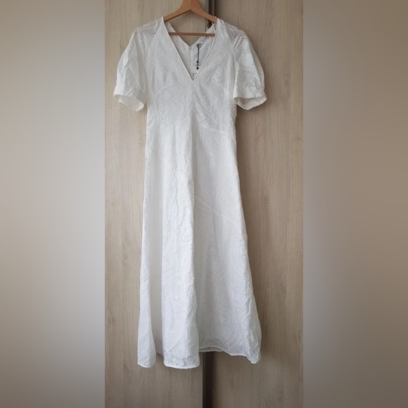 Embroidered midi dress - Picture 6 of 7